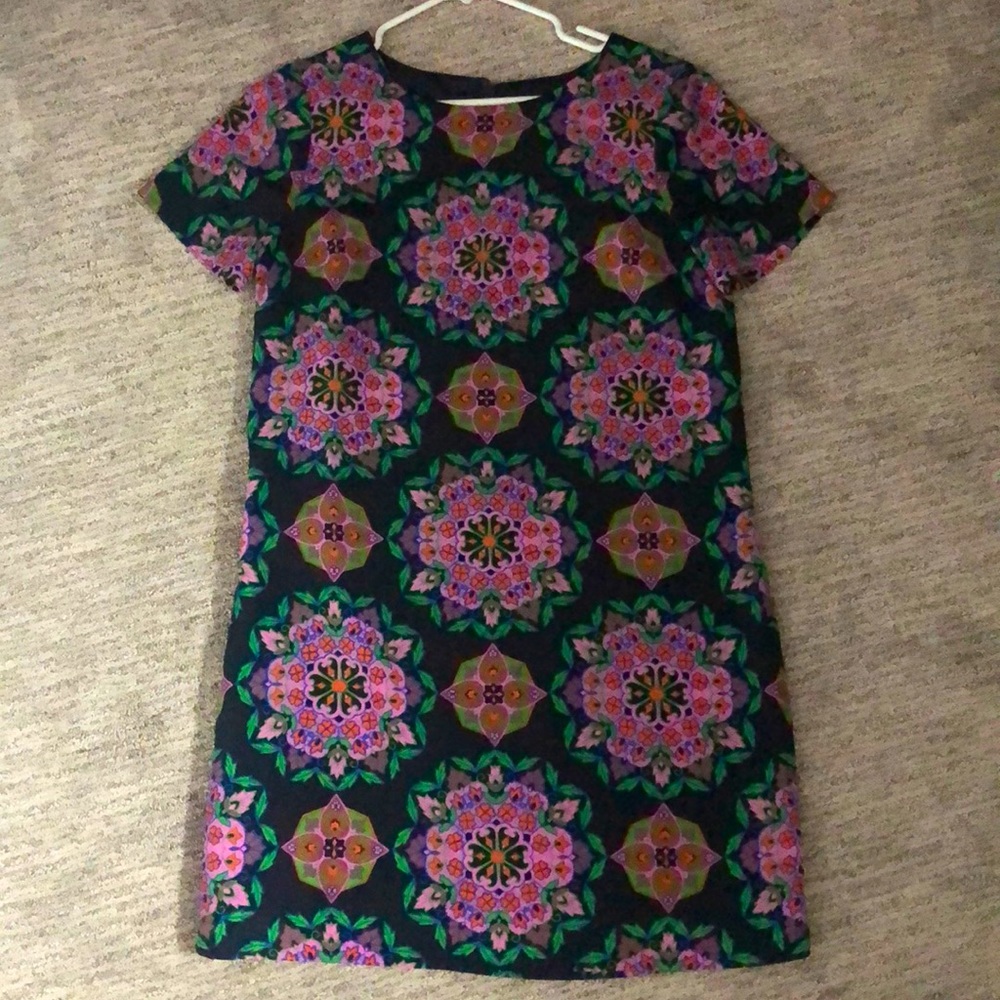 Short sleeve dress